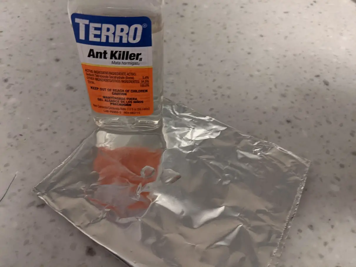 Ant killer on aluminum foil